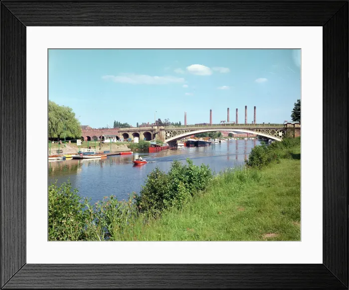 Framed Print : Stourport - River Severn and bridge Framed Print : Stourport - River Severn and bridge