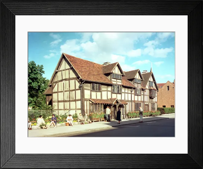 Framed Print : Stratford-upon-Avon - Shakespeare's Birthplace Framed Print : Stratford-upon-Avon - Shakespeare's Birthplace