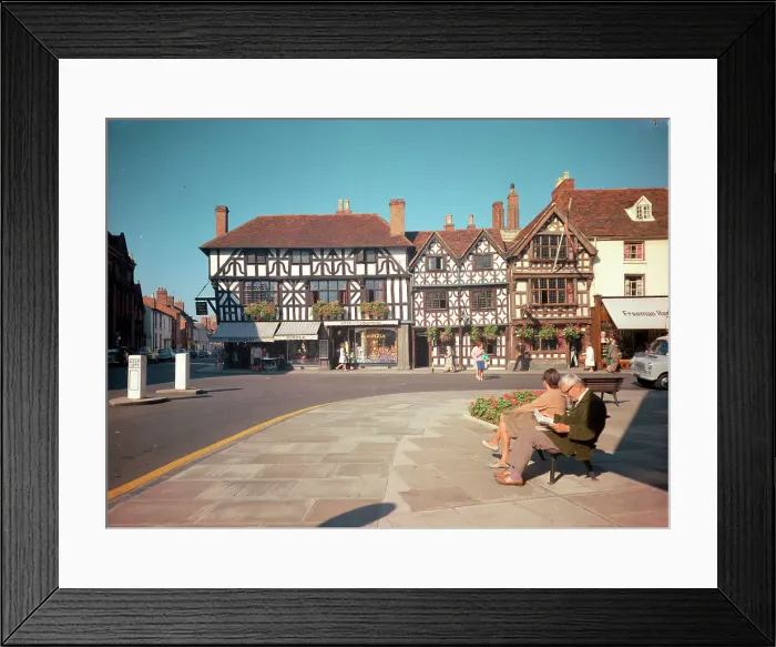 Framed Print : Stratford-upon-Avon - Garrick In and Harvard House Framed Print : Stratford-upon-Avon - Garrick In and Harvard House