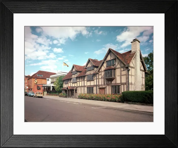 Framed Print : Stratford-upon-Avon - Shakespeare's Birthplace and Centre Framed Print : Stratford-upon-Avon - Shakespeare's Birthplace and Centre
