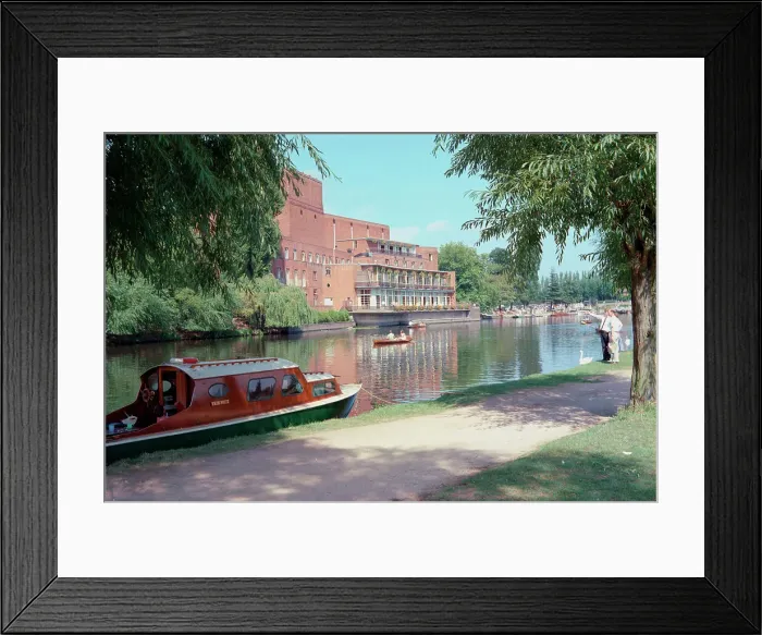 Framed Print : Stratford-upon-Avon - Royal Shakespeare Theatre, River Avon Framed Print : Stratford-upon-Avon - Royal Shakespeare Theatre, River Avon