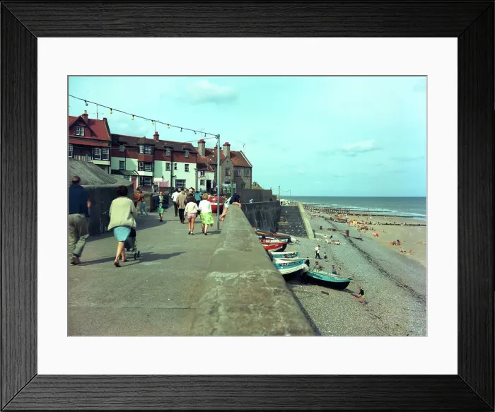 Framed Print : Sheringham - The promenade and beach Framed Print : Sheringham - The promenade and beach
