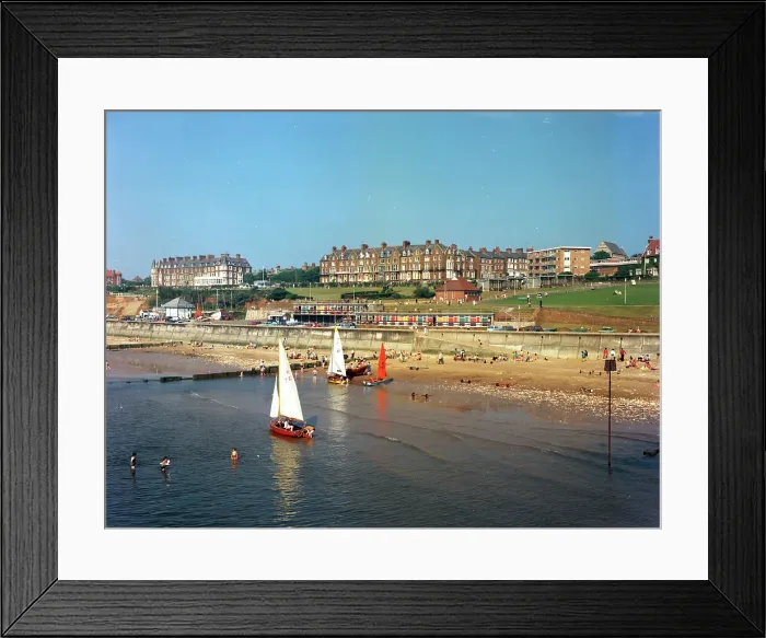 Framed Print : Hunstanton - North Parade from the pier Framed Print : Hunstanton - North Parade from the pier