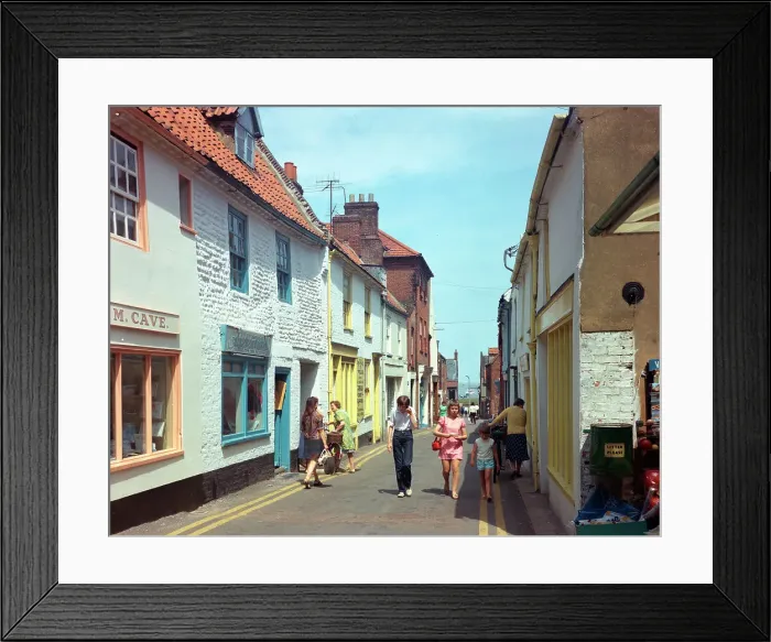 Framed Print : Wells-next-the-Sea - Staithe Street Framed Print : Wells-next-the-Sea - Staithe Street