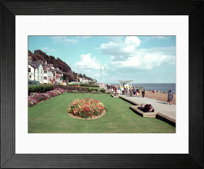Framed Print : Felixstowe - The Promenade Framed Print : Felixstowe - The Promenade