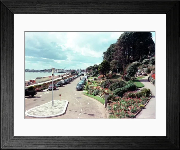 Framed Print : Felixstowe - Spa Gardens and Promenade Framed Print : Felixstowe - Spa Gardens and Promenade