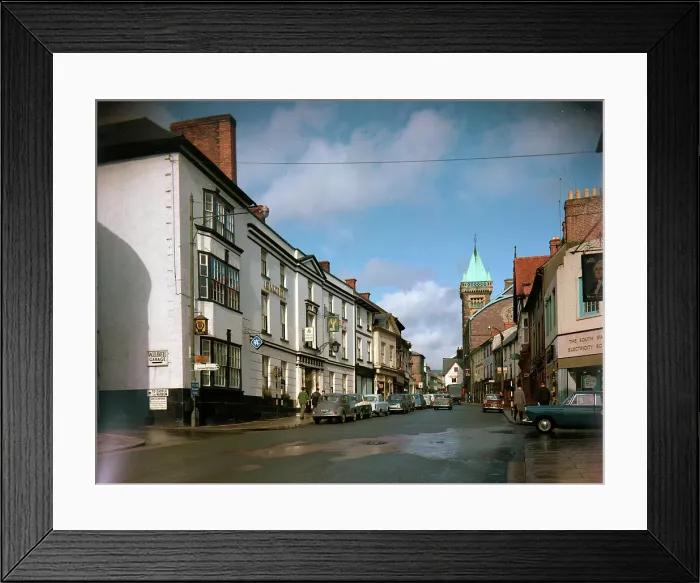 Framed Print : Cross Street, Abergavenny Framed Print : Cross Street, Abergavenny