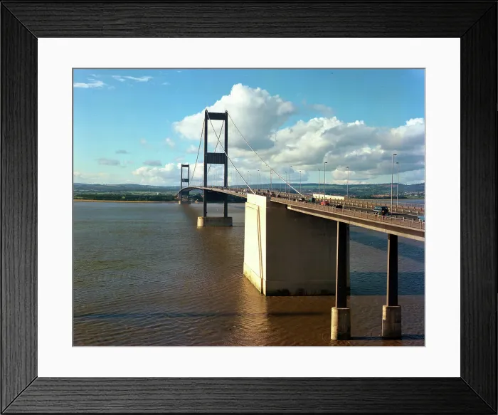 Framed Print : River Severn and first Severn Bridge, Severn Bridge Framed Print : River Severn and first Severn Bridge, Severn Bridge