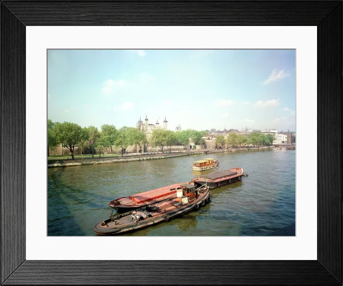 Framed Print : The Tower of London from River Thames, London Framed Print : The Tower of London from River Thames, London