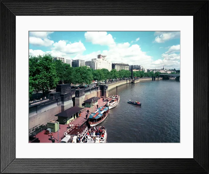 Framed Print : Victoria Embankment and River Thames, London Framed Print : Victoria Embankment and River Thames, London