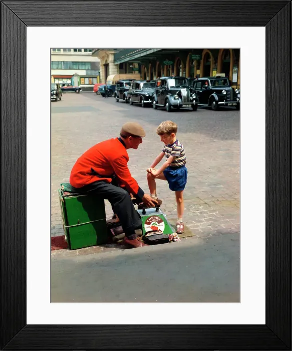 Framed Print : A London Boot Black (shoe shine), London Framed Print : A London Boot Black (shoe shine), London
