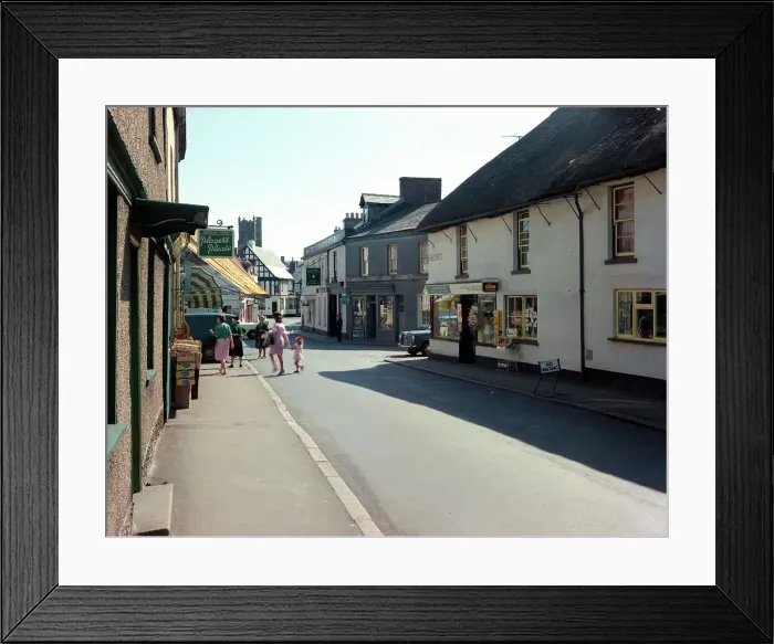 Framed Print : East Street, Ashburton, Dartmoor, Devon