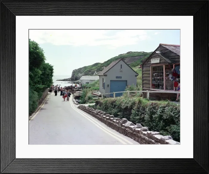 Framed Print : The lane to the Cove, Lulworth Framed Print : The lane to the Cove, Lulworth