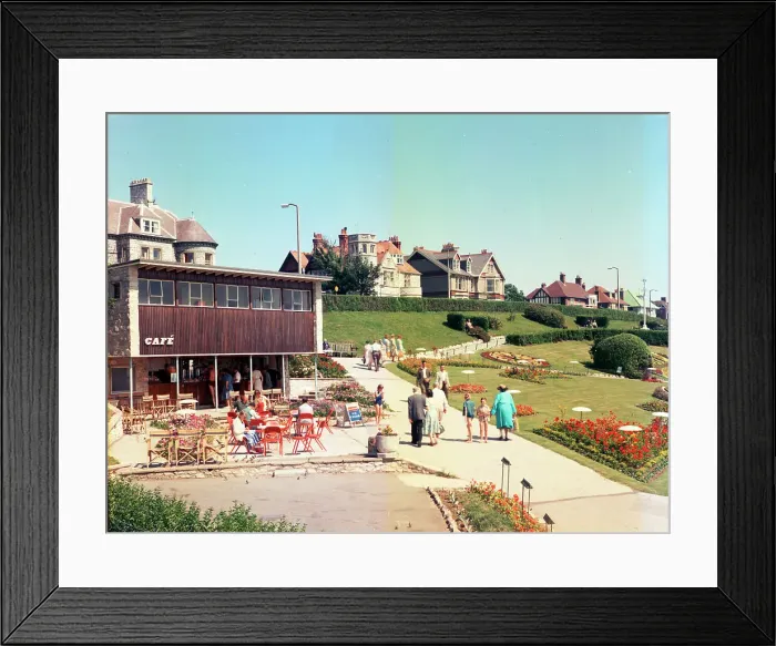 Framed Print : Greenhill Gardens, Weymouth Framed Print : Greenhill Gardens, Weymouth