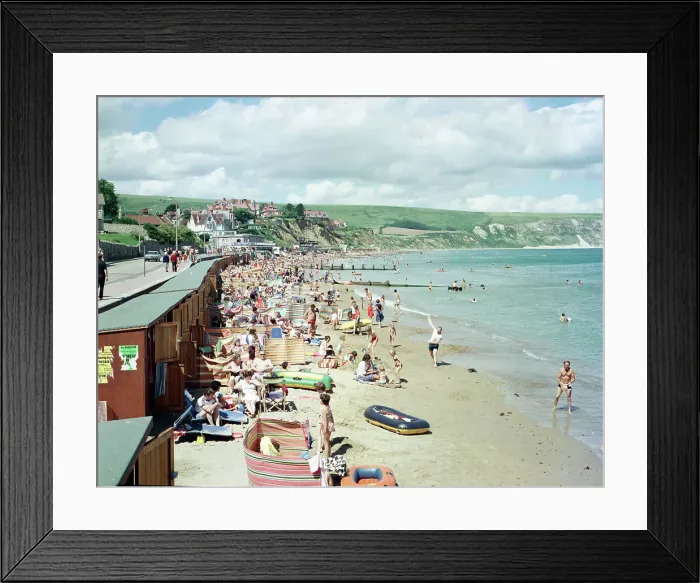 Framed Print : The sands, Swanage Framed Print : The sands, Swanage