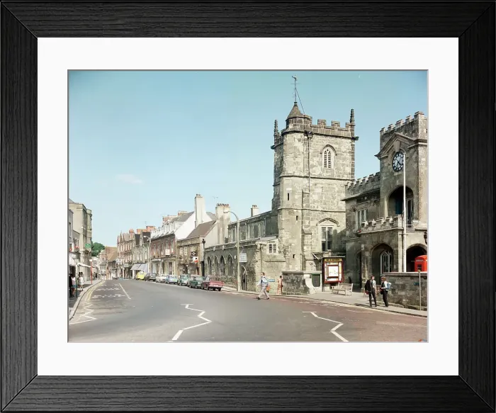 Framed Print : High Street, Shaftesbury