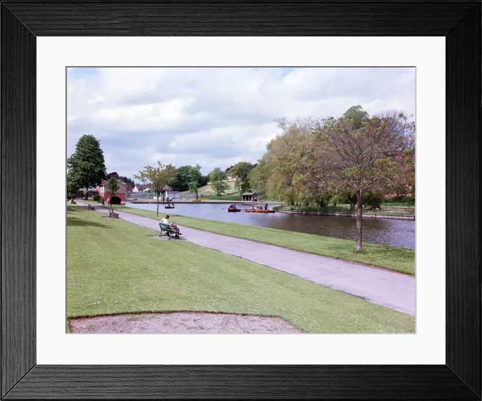 Framed Print : Pleasure Grounds, Warminster Framed Print : Pleasure Grounds, Warminster
