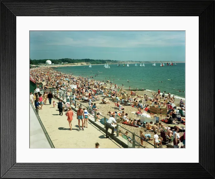 Framed Print : Avon Beach, Mudeford Framed Print : Avon Beach, Mudeford