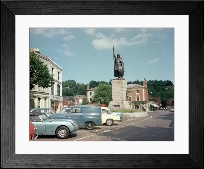 Framed Print : King Alfred Statue, Winchester Framed Print : King Alfred Statue, Winchester