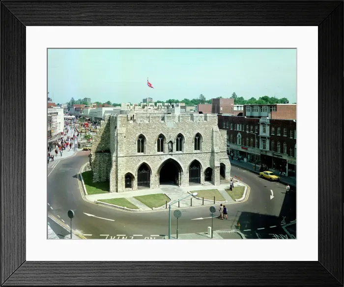 Framed Print : Bargate and Above Bar, Southampton Framed Print : Bargate and Above Bar, Southampton
