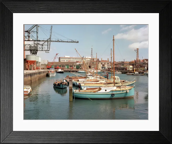 Framed Print : The Inner Camber, Portsmouth Framed Print : The Inner Camber, Portsmouth
