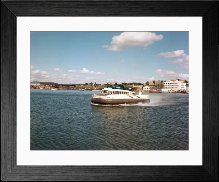 Framed Print : Seaspeed Hovercraft, Isle of Wight Framed Print : Seaspeed Hovercraft, Isle of Wight