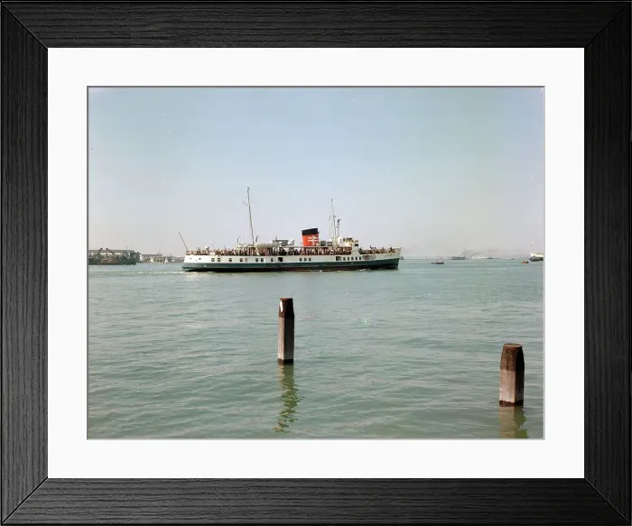 Framed Print : Isle of Wight Ferry, Isle of Wight