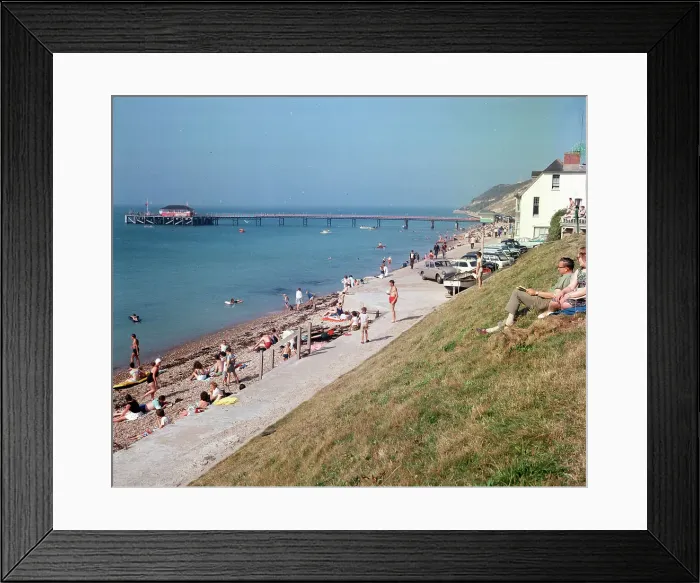 Framed Print : Totland Bay, Isle of Wight Framed Print : Totland Bay, Isle of Wight
