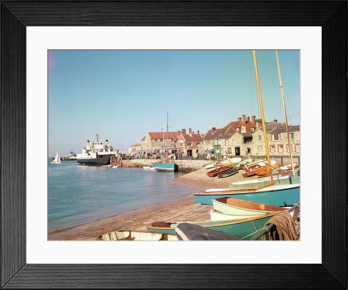 Framed Print : The harbour, Yarmouth, Isle of Wight Framed Print : The harbour, Yarmouth, Isle of Wight