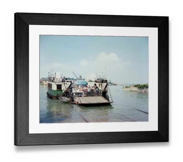 Framed Print : The Floating Bridge, Cowes, Isle of Wight Framed Print : The Floating Bridge, Cowes, Isle of Wight