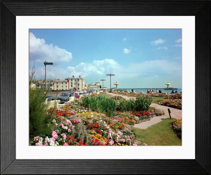 Framed Print : Esplanade Gardens, Bognor Regis Framed Print : Esplanade Gardens, Bognor Regis
