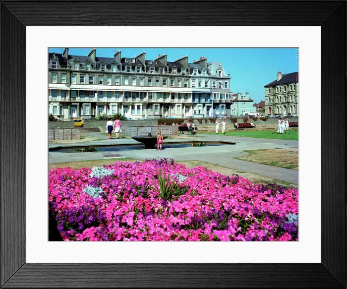 Framed Print : Western Lawns, Hove Framed Print : Western Lawns, Hove