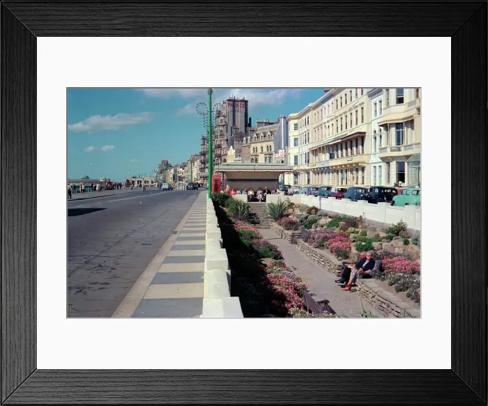 Framed Print : Sunken Gardens and promenade, Hastings Framed Print : Sunken Gardens and promenade, Hastings