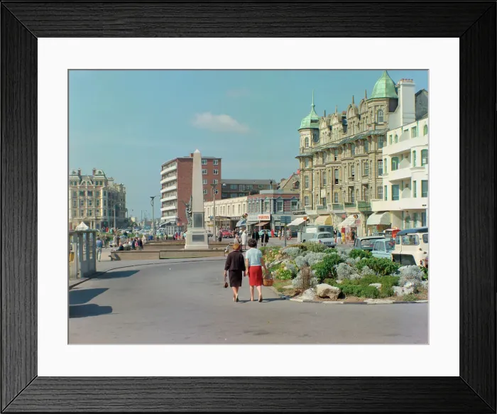 Framed Print : Marina Parade, Bexhill-on-Sea Framed Print : Marina Parade, Bexhill-on-Sea