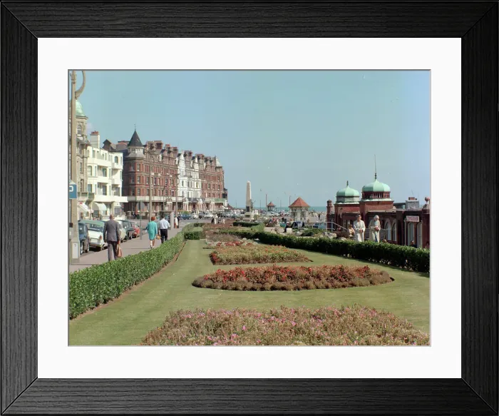 Framed Print : Marina gardens, Bexhill-on-Sea Framed Print : Marina gardens, Bexhill-on-Sea