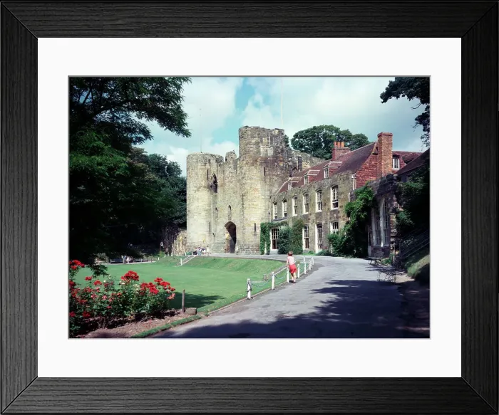 Framed Print : The Castle, Tonbridge Framed Print : The Castle, Tonbridge