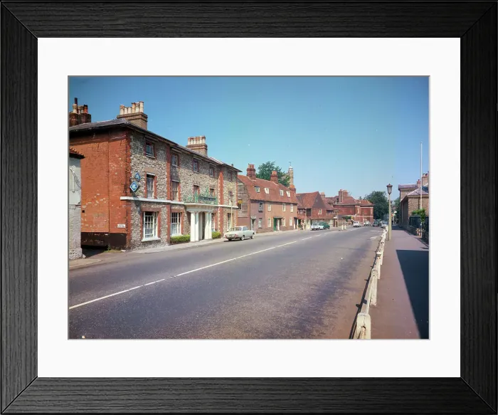 Framed Print : The Upper High Street, Sevenoaks Framed Print : The Upper High Street, Sevenoaks