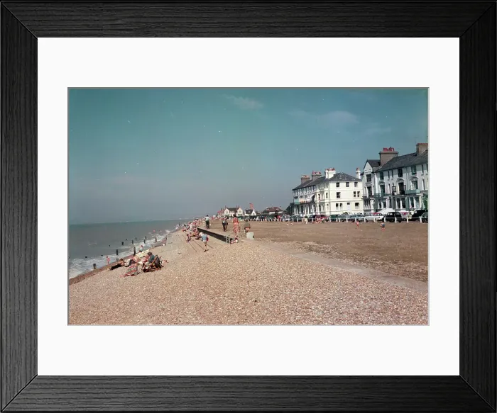 Framed Print : The beach and Grand Parade, Littlestone-on-Sea Framed Print : The beach and Grand Parade, Littlestone-on-Sea