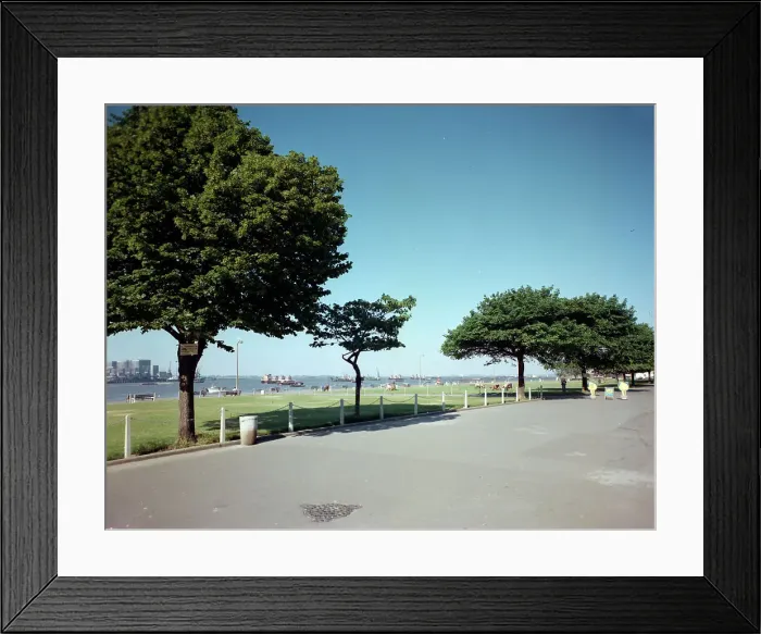 Framed Print : The Promenade, Gravesend Framed Print : The Promenade, Gravesend