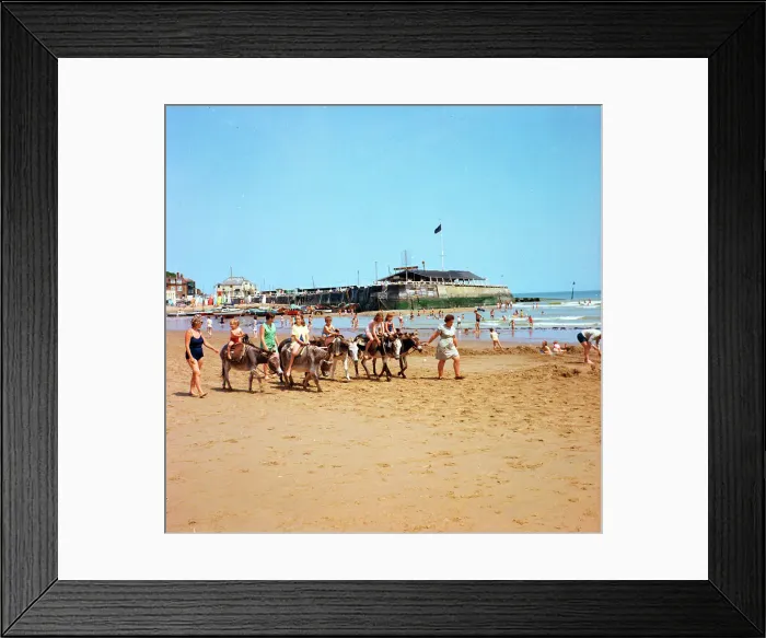 Framed Print : The sands, Broadstairs Framed Print : The sands, Broadstairs