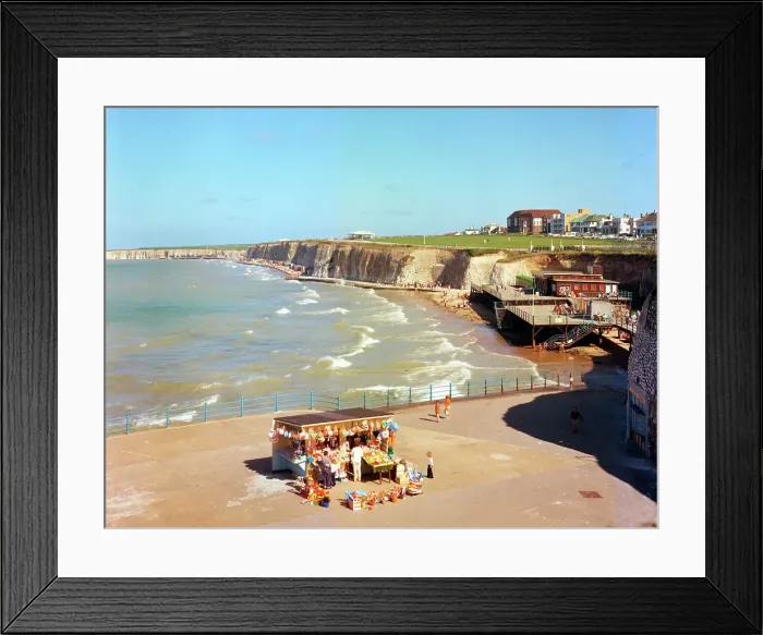 Framed Print : Palm Bay, Cliftonville Framed Print : Palm Bay, Cliftonville