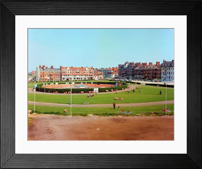 Framed Print : The Oval, Cliftonville Framed Print : The Oval, Cliftonville