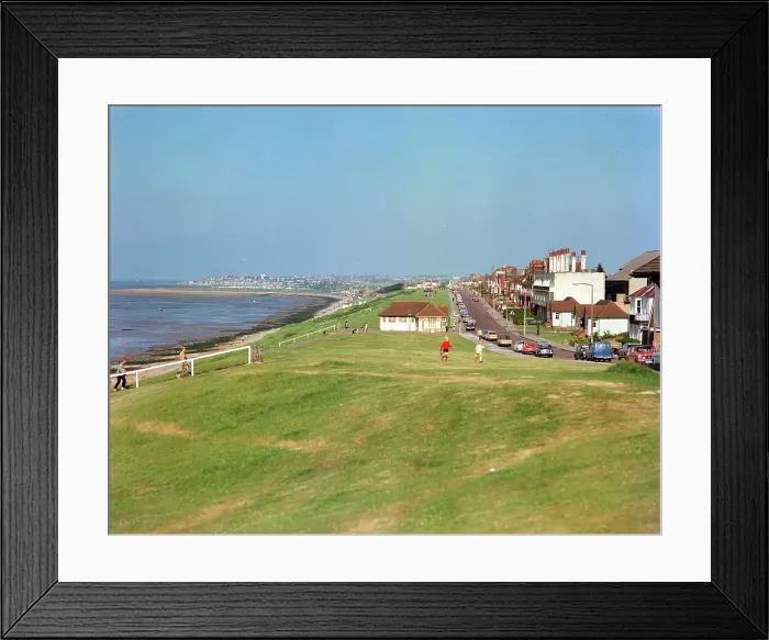 Framed Print : The Slopes and Marine Parade, Tankerton Framed Print : The Slopes and Marine Parade, Tankerton