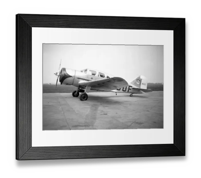 Framed Print : Spartan 7W Executive YI-SOF Framed Print : Spartan 7W Executive YI-SOF