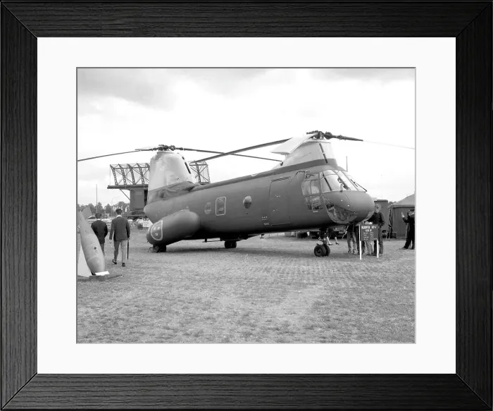 Framed Print : Vertol 107-II Hkp 4 04452 Framed Print : Vertol 107-II Hkp 4 04452