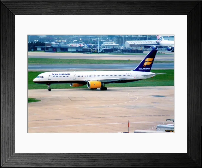 Framed Print : Boeing 757-208 TF-FII Framed Print : Boeing 757-208 TF-FII