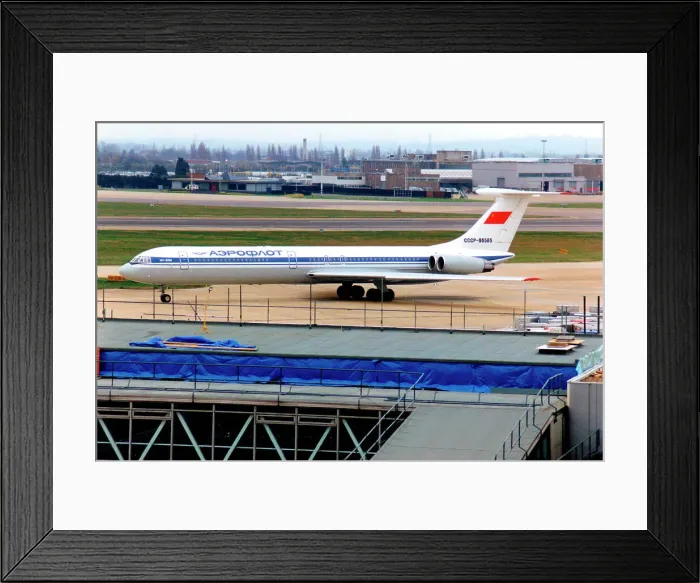 Framed Print : Ilyushin Il-62 SSSR-86565 Framed Print : Ilyushin Il-62 SSSR-86565