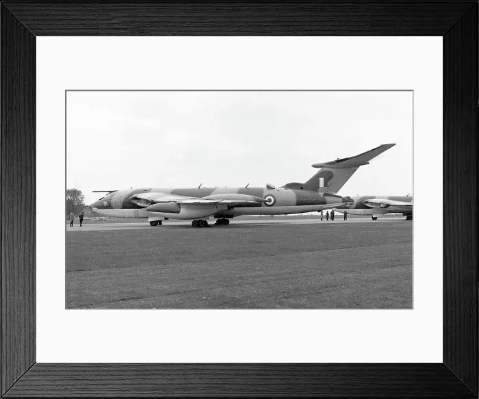 Framed Print : Handley Page Victor B.2 XH672 Framed Print : Handley Page Victor B.2 XH672