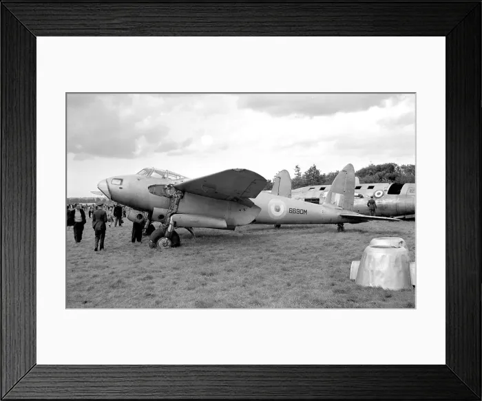 Framed Print : de Havilland Mosquito PR.XVI 6690M Framed Print : de Havilland Mosquito PR.XVI 6690M