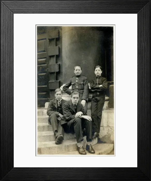 Framed Print : Four working teenage boys - London Framed Print : Four working teenage boys - London